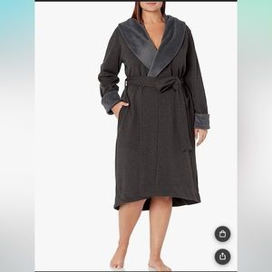 NWT Ugg Blanche II Robe- size large